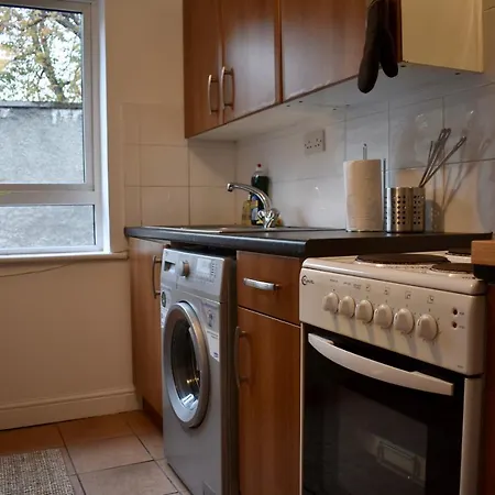 5 Bedroom Townhouse Near City Centre *