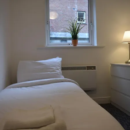Apartment 5 Bedroom Townhouse Near City Centre