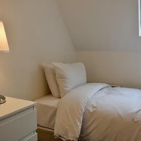 Διαμέρισμα 5 Bedroom Townhouse Near City Centre *
