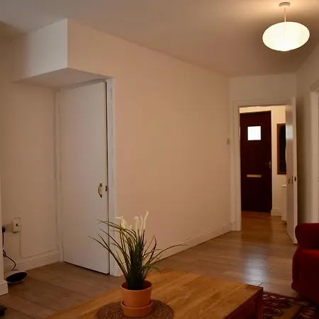 5 Bedroom Townhouse Near City Centre * Dublin